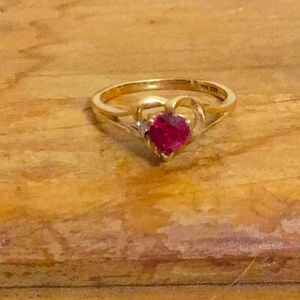 10k gold heart shaped ring with ruby and diamond
